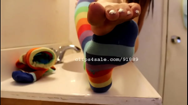 Hot Latina Chick Showing Her Feet thumbnail