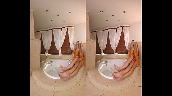 Play MP4 - Jacuzzi Time&period; Models&colon; Julia Parker&comma; Nikky Dream