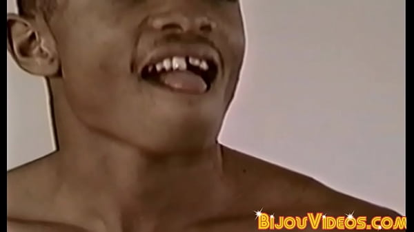 Thick BBC gay jerking off in retro solo 