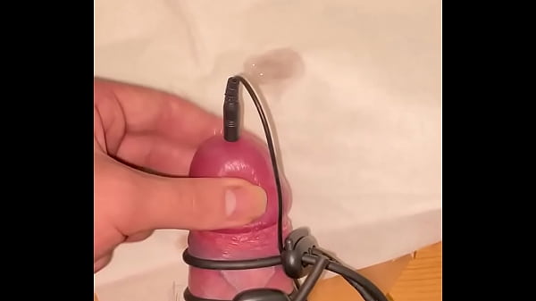 Play MP4 - 低周波オナニー　射精