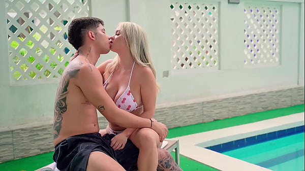 Play MP4 - Hago un trio con mi novio y su hermano