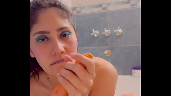 Play MP4 - Necesito compa&ntilde;&iacute;a