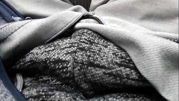 GASTE85_Peeing in pants