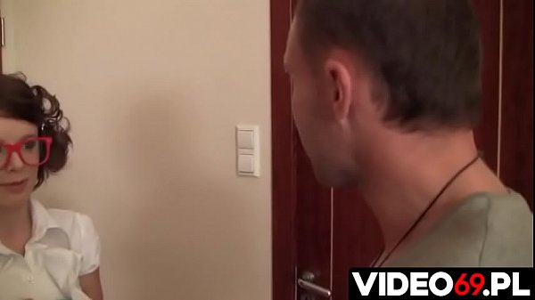 Polskie porno_Licealistka zbiera na schronisko