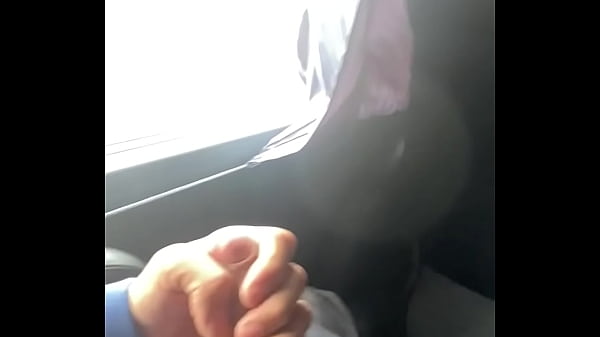 Play MP4 - Chico me muestra su pija en autob&uacute;s y me resisto para no chap&aacute;rsela