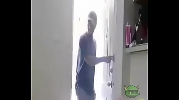 Play MP4 - Broma cachonda de cornudo