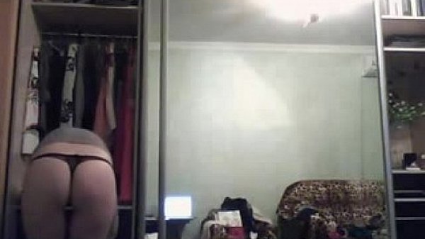 Girl changes on camw