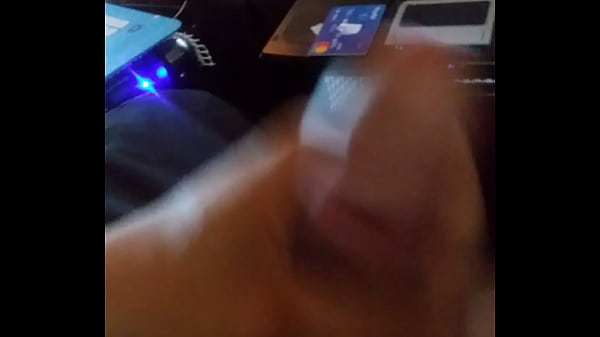 Play MP4 - dirkdiggla puttin in work