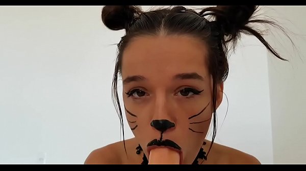 I loves big dildo! My Amateur video 