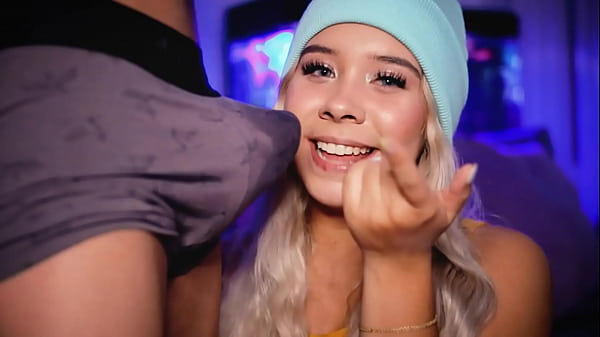 Cock thirsty college girl enjoys sucking cocks live for you 