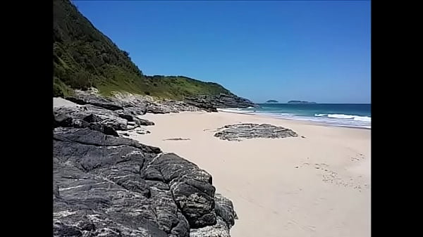Alguma solteira ou casal afim de curtir comigo a praia de nudismo em cabo frio