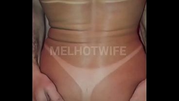 Logo Vi Que O Macho Sabia Como Tratar Uma Puta Casada .. Entao Chamei Ele Pra Me Comer Gostoso Na Frente Do Meu Marido thumbnail