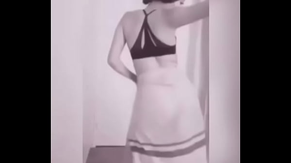 Nonton Moviendo El Culo thumbnail