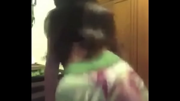 Perrita moviendo el culo