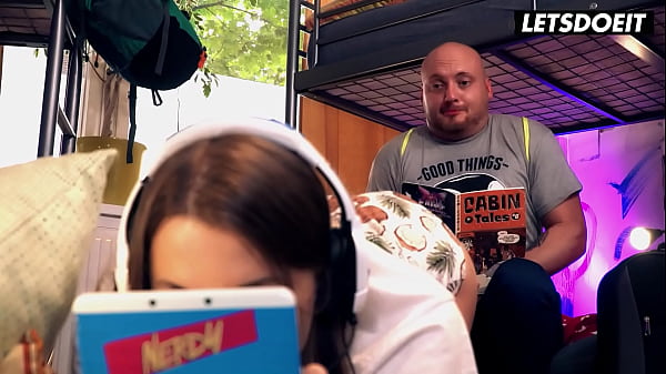 Distracted Horny Stepsis Gets Fucked - Horny Hostel thumbnail