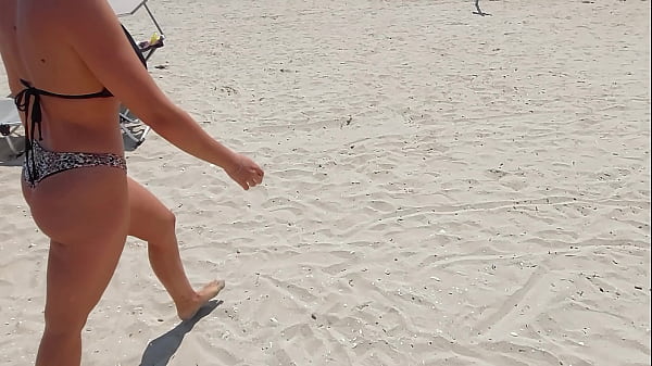 Play MP4 - JUST MET HER AT THE BEACH&period;&period;&period;I DIDN'T EXPECT THAT&excl;