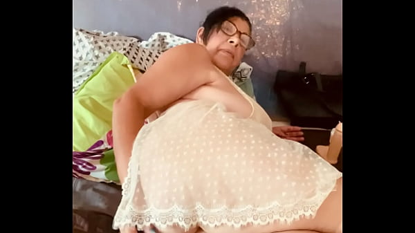 Play MP4 - Rompiendo mi culo