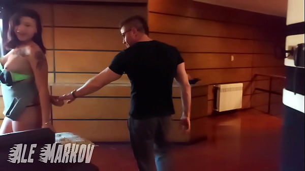 Play MP4 - La secretaria termina entregandole el culo a su jefe