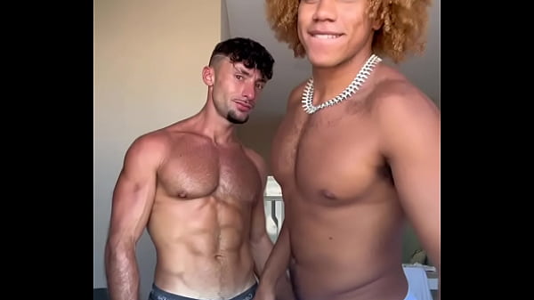 NEG&Atilde_O FUDENDO FRANC&Ecirc_S PAUZUDO