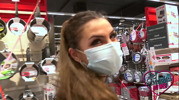 Play MP4 - Claudia veut se faire remplir par une grosse bite