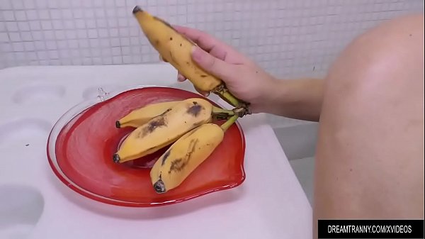 Shemale Paulinha Lima Fucks a Banana 
