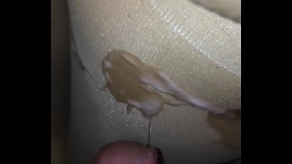 Play MP4 - cumshot while wife is s&period; in nylon