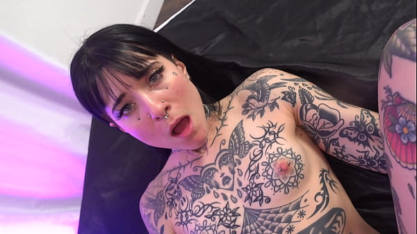 Play MP4 - Tattooed Awlivv Seeks A Doctor To Treat Her Throbbing Pussy
