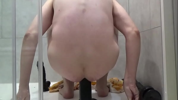 Slave whore is training its slutty fuckhole with dildos 