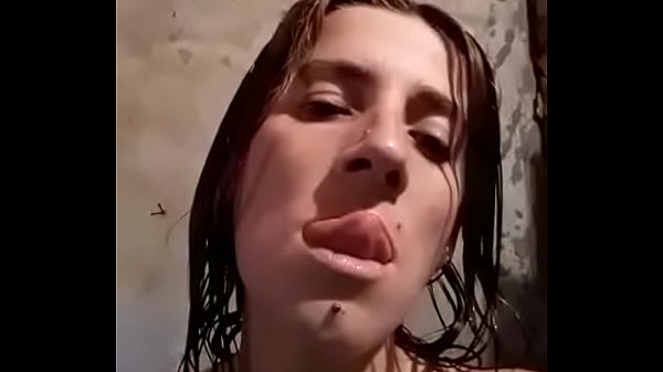 Puta de zona sur masturb&aacute;ndose 