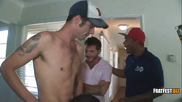 Play MP4 - Frat brod cock sucking