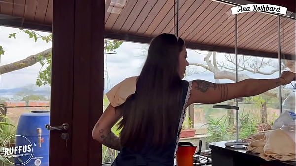 Empregada Safada Pede Extra Para Patr&atilde;o! - Ana Rothbard thumbnail