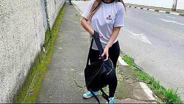 NOVINHA 18 ANOS FEZ SEXO NA PORTA DA ESCOLA