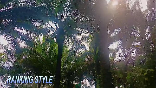 Nonton Herbalist Found Love While Searching For Herbs thumbnail