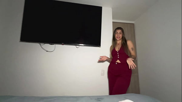 Me Cojo A Mi Hermanastro Antes De Irme Para La Discoteca thumbnail