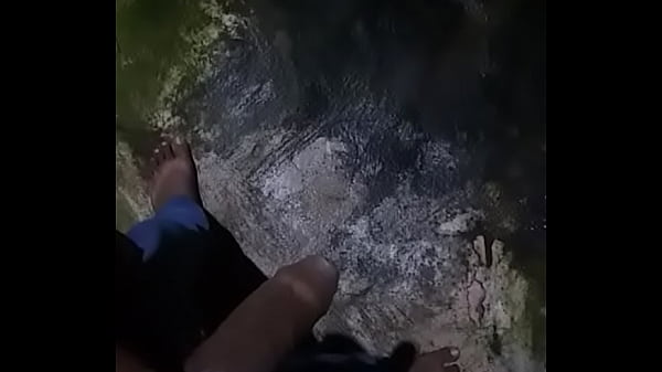 Play MP4 - Piss of a man