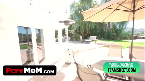 I fucked My Stepmom And Creamed Her Pussy 