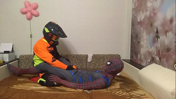 Play MP4 - gay spiderman x motocross