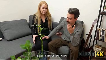 HUNT4K. Sex with a hot woman is the best leg treatment 