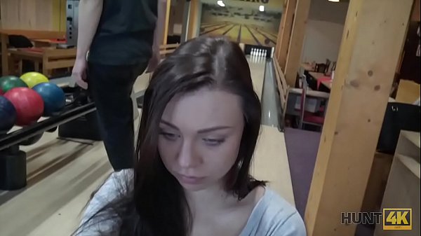 HUNT4K. Novio est&aacute; listo para ver c&oacute;mo alguien se folla a su novia agradable 