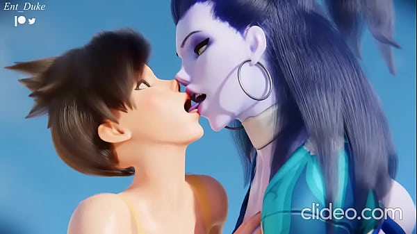 Widow Tracer BeachThreesome