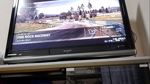 im from japan. 27 year old.PS4 game play comment please! 