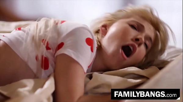 Desperate Divorced Cougar Having Fun with Step Teen ⭐ FamilyBangs.com 