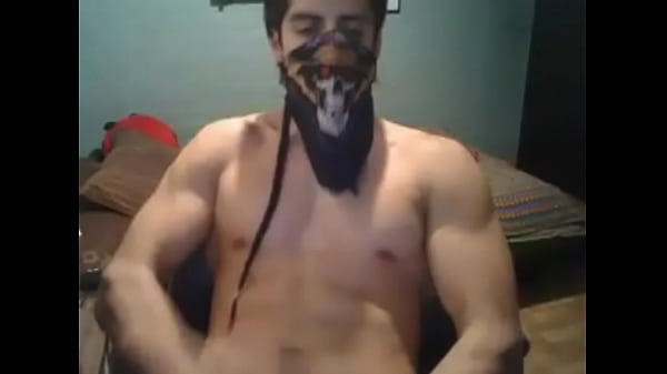 chilenito pajeandose 