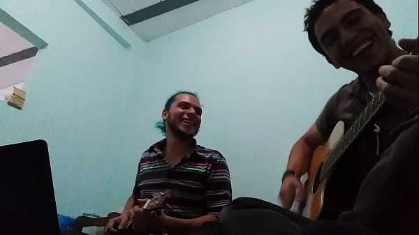 Rola puede condos jóvenes paisas