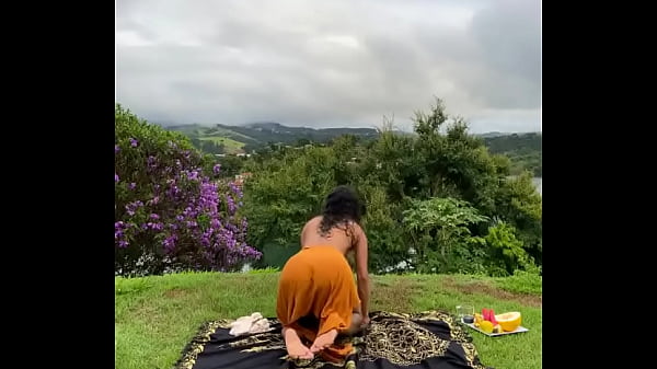 Nonton Bom Dia Hot Yoga Matinal thumbnail