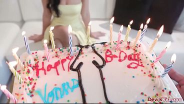 Nonton Girlfriend Bambi Barton And Her Black Bf James Angel Are Having Threesome With Their Bff Venus Valnecia.her Guy Uses His Bbc While Shes Using Strap On thumbnail