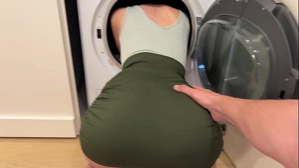 Stepsonfucks stepmom while shes stuckin the_washing_machine