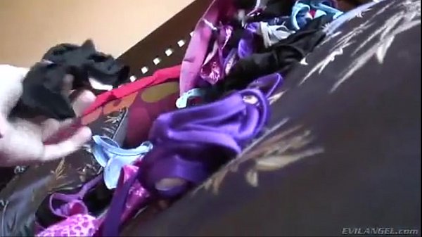 Filipino teen in herroom suck dick