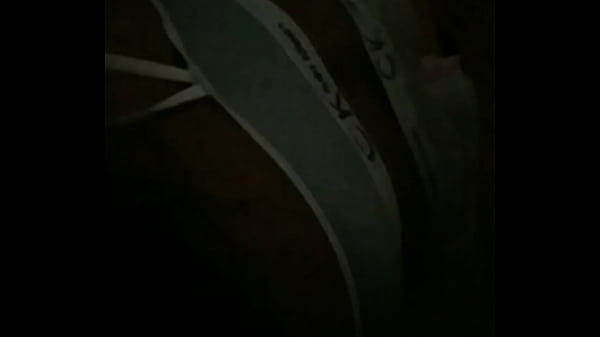 Se lambuzando toda na pica do novinho de ribeir&atilde;o preto 