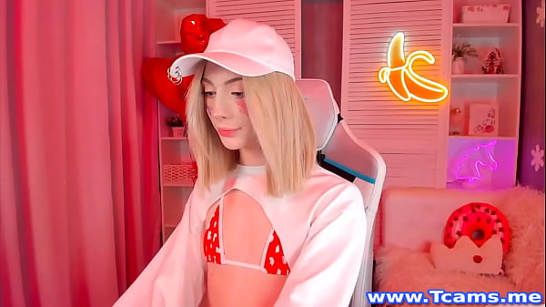 Sweet eaton showing her favorite outfit